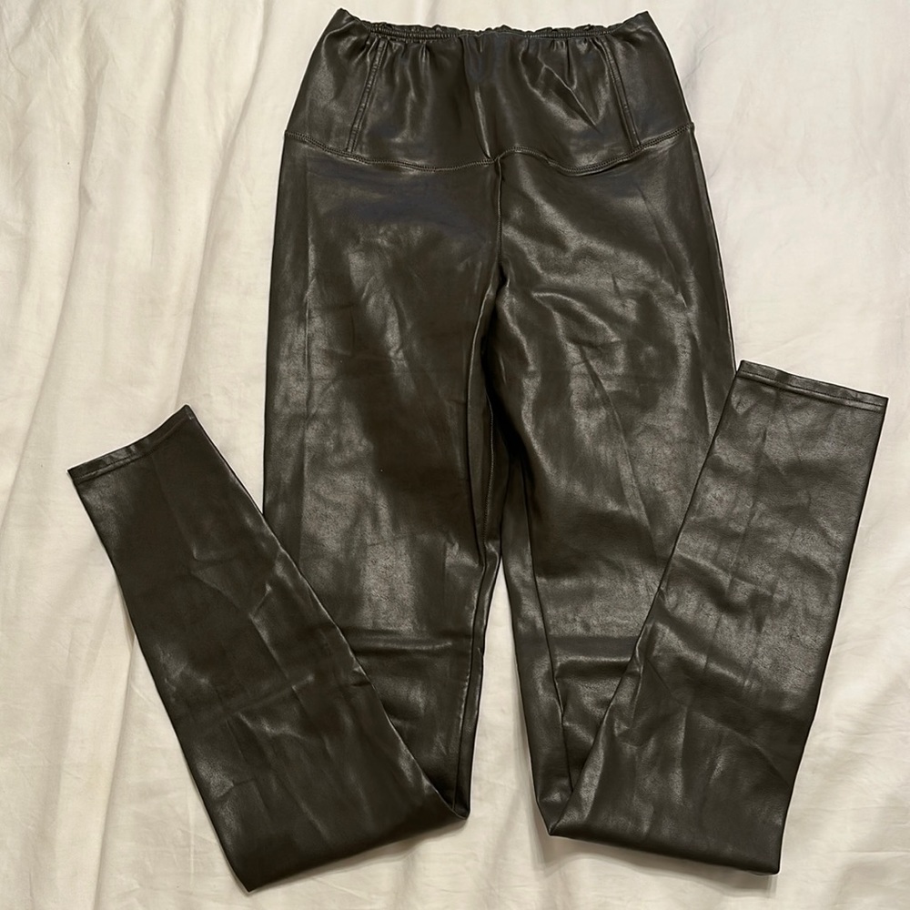 Aritzia Daria Pants